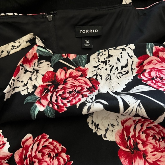 Torrid floral dress - Picture 4 of 4